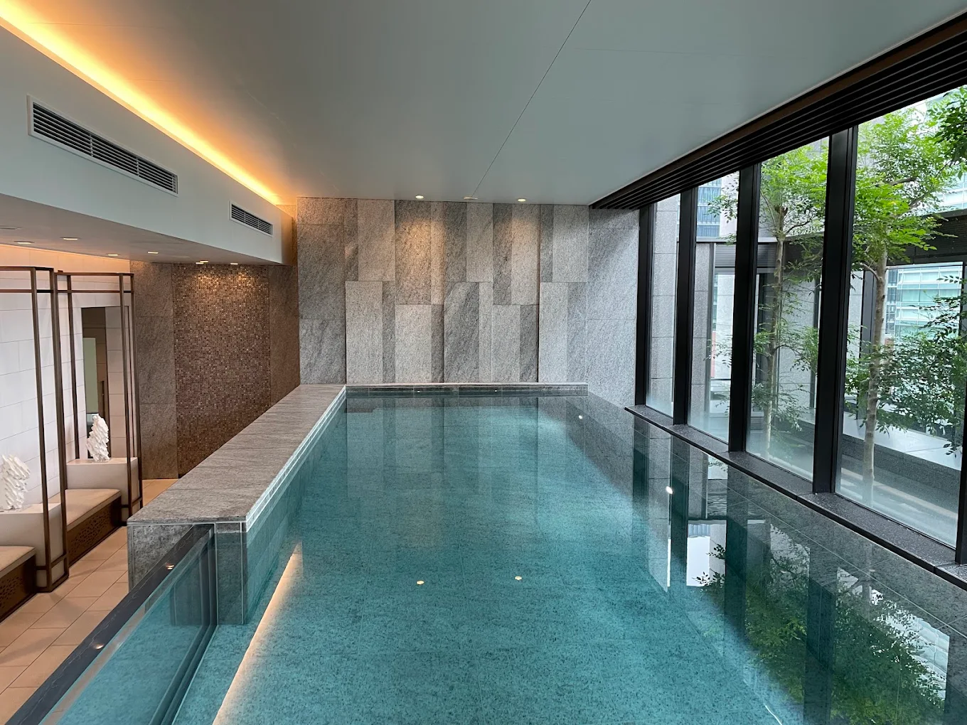 Ascott Japan Hotel, indoor pool
